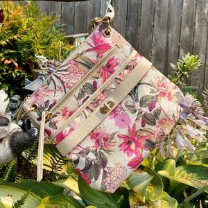 Time and Tru Women's Norah Floral Print Crossbody